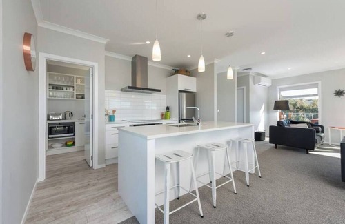 Papamoa Beach Maison | Whitesands Beach House
