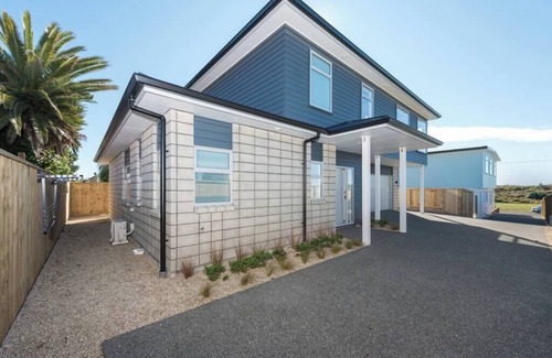 Papamoa Beach Maison | Whitesands Beach House