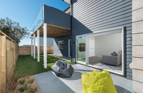 Papamoa Beach Maison | Whitesands Beach House
