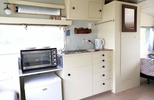 Colville Maison | Caravane rétro de kiwis à la ferme de Colville