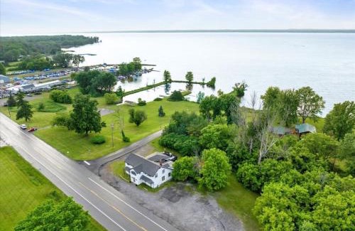 South Bay Maison | Whitewaters-Main plus Genoa on Oneida Lake - Sleeps 19
