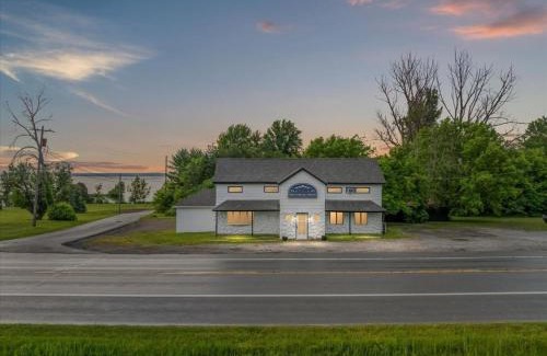 South Bay Maison | Whitewaters-Main plus Genoa on Oneida Lake - Sleeps 19