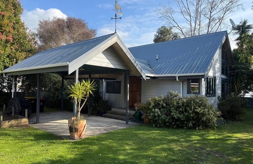 Whitianga Maison | Whitianga River Front Cottage - the best of both worlds!