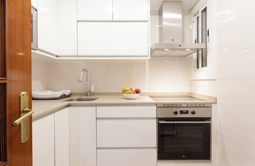 L'Hospitalet de Llobregat Appartement | Whole house: apartment in L'Hospitalet de Llobregat, Spain