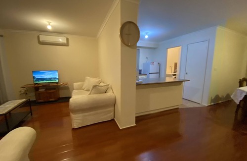 Carrum Appartement | Whole Double Story House- 4QB & 1SB- Carrum Beach- Fully Furnished- Free Parking