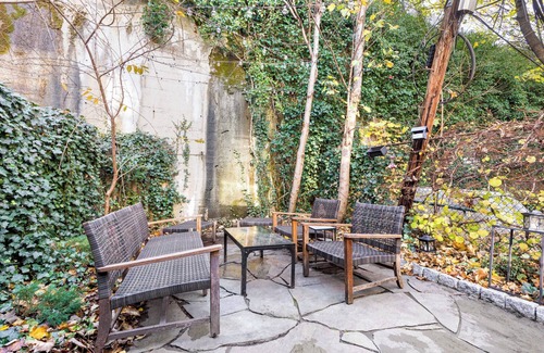 Park Slope Appartement | Whole Garden Floor in Modern Luxury Brownstone & Remote Work Paradise
