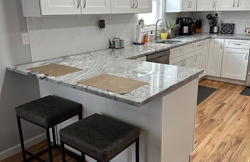 Nesconset Maison | Whole home SmartTV pet friendly King bed