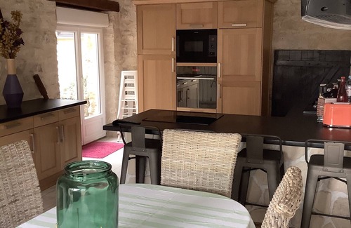 Juziers Maison | Maison entière 4 **** de 240 m2 proche de Paris , balneo, jardin équipé, wifi