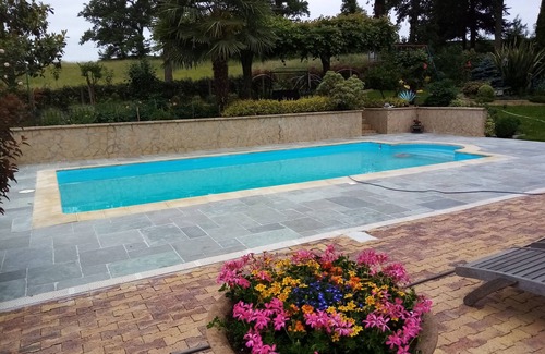 Rochechouart Maison | maison entière avec piscine idéale pour familles