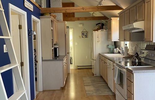 Biddeford Pool Maison | Why rent a Hotel when you can have a whole House!!