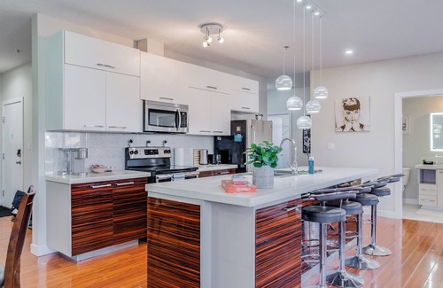 Whyte ave Maison | Whyte - 3 Bdrm, 3.5 Bthrm Penthouse |near U of A