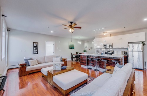 Whyte ave Maison | Whyte - 3 Bdrm, 3.5 Bthrm Penthouse |near U of A