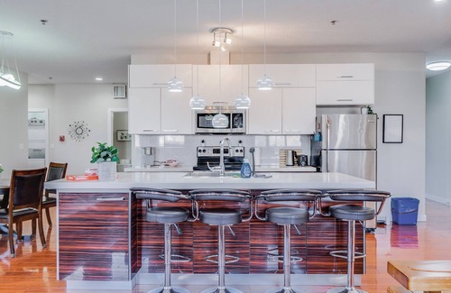 Whyte ave Maison | Whyte - 3 Bdrm, 3.5 Bthrm Penthouse |near U of A