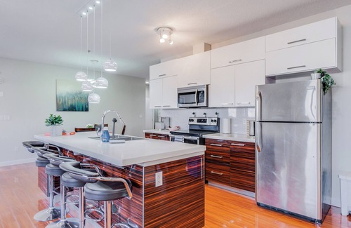 Whyte ave Maison | Whyte - 3 Bdrm, 3.5 Bthrm Penthouse |near U of A