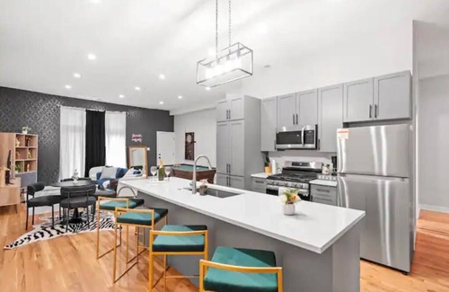 Bucktown Appartement | Wicker Park-AMENITIES,FREE WINE BOTTLE, LAUNDRY IN-UNIT, 2BDRM, POOL TABLE,+MORE