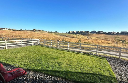 Castle Rock Maison | Wide open spaces: 3-bed Ranch home in Castle Rock with WiFi and AC.
