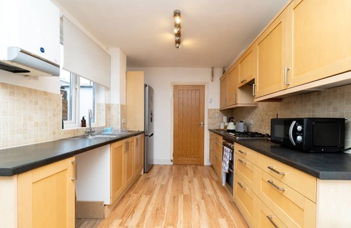 Newton St Loe Maison | Stunning 3 Br House, quiet neighbourhood & parking