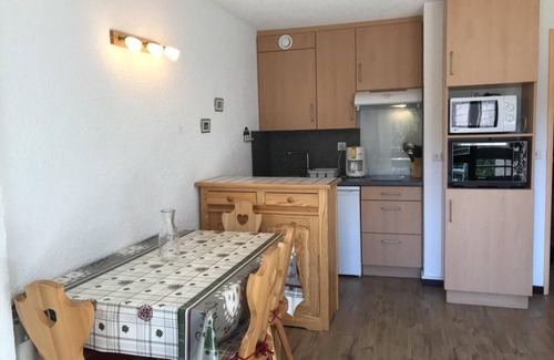 Correncon-en-Vercors Appartement | Wifi, 3ème étage, balcon, télévision, casier à ski, 25m², Villard de Lans