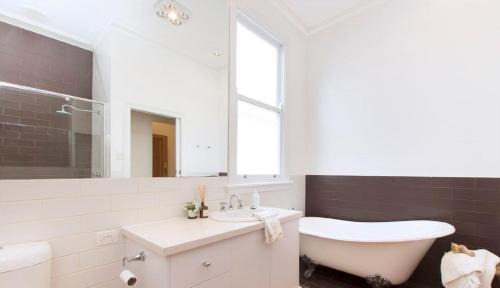 Port Fairy Maison | Wild Cherry on Wishart
