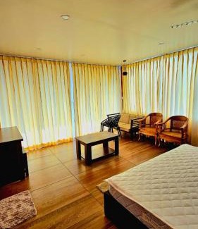 Udumbanchola Maison | Wild Lily