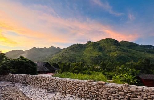 Yen Minh Maison | Wild Orchid- Lan Home