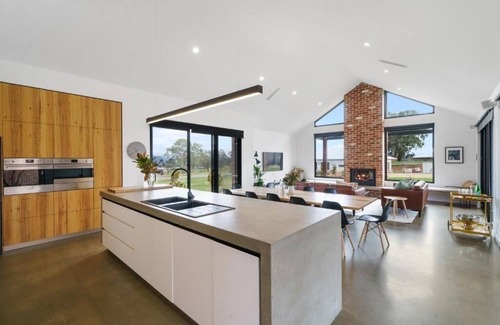 Mansfield Maison | Wild Wombat, Mansfield, Australia