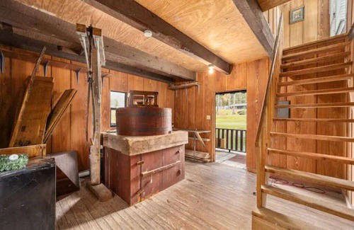 Edgar Maison | Wilderness Getaway at The Grist Mill