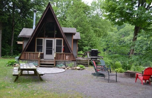 Richland Cabine | Wilderness Maple Leaf Cabin on Private Lake