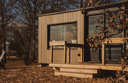 West Tawakoni Cabine | Wilding Hotels Scenic Suite