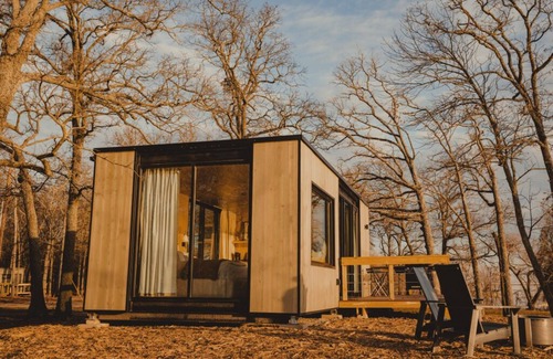 West Tawakoni Cabine | Wilding Hotels Tawakoni Gathering Suite