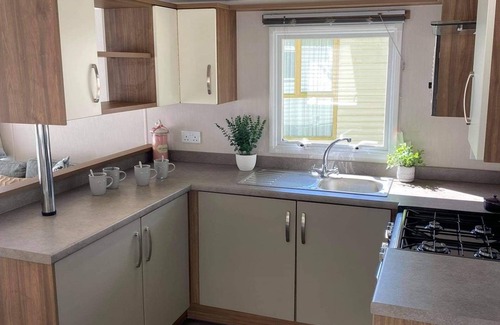 Clacton-on-Sea Maison | Kellysholidayhomes, Willerby, 2 bedroom Caravan, surrounded by nature