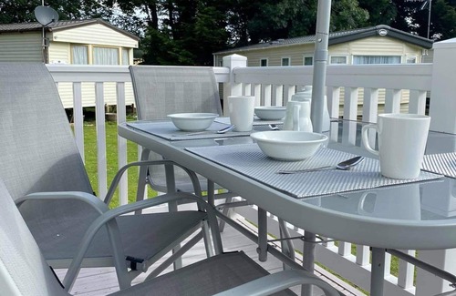 Clacton-on-Sea Maison | Kellysholidayhomes, Willerby, 2 bedroom Caravan, surrounded by nature