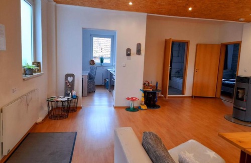 Nieheim Appartement | Willkommen in dem Luftkurort und Käsestadt Nieheim Rennstrecke 4km entfernt Fewo1