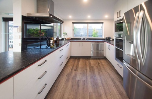 Hannahs Bay Maison | Willow Lakehouse Rotorua