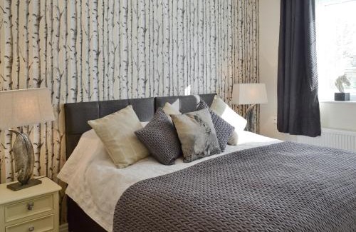 Potter Brompton Maison | Willow Tree Cottage