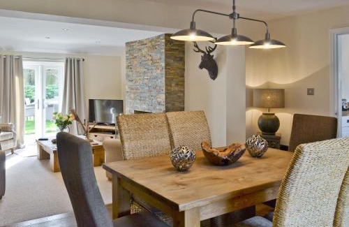 Potter Brompton Maison | Willow Tree Cottage