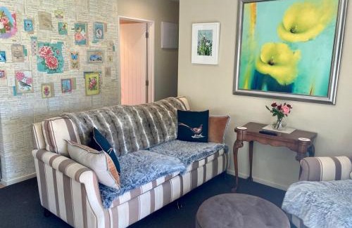 Lincoln Maison | Willow Tree Cottage