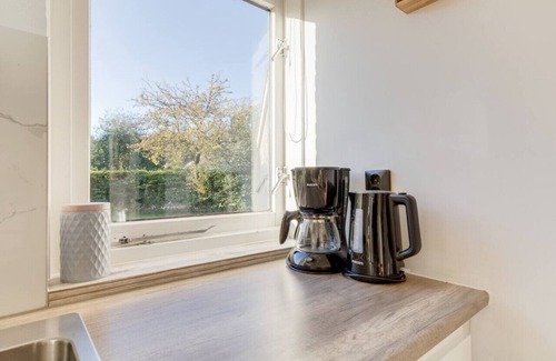 Zwiggelte Maison | Willow Warbler I Modish Chalet with Broad Garden
