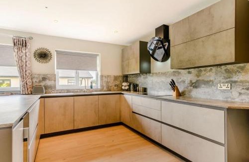 Blackburn Maison | Willows Cottage