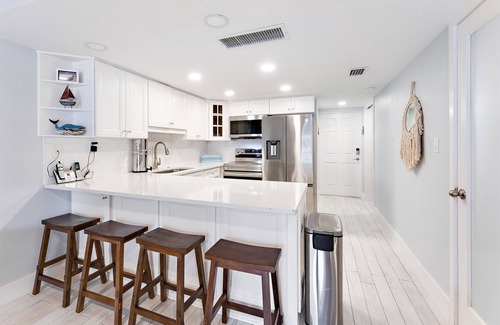 New Smyrna Beach Copropriété | Win-San A214 Ocean View 2/2 Fully Renovated Unit! Steps to Flagler Avenue!