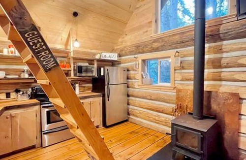 Regional District of Nanaimo Cabine | Wind Down Log Cabin in the Woods with Cozy Woodstove