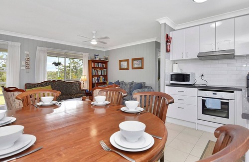 North Rothbury Maison | Windella Cottage, comfortable 3-bedroom home offers a relaxed rural getaway,