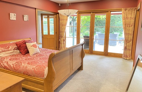 Burnham Autre | Winderburn Estate sleeping 12-14 Rural Setting, Farm Outlook