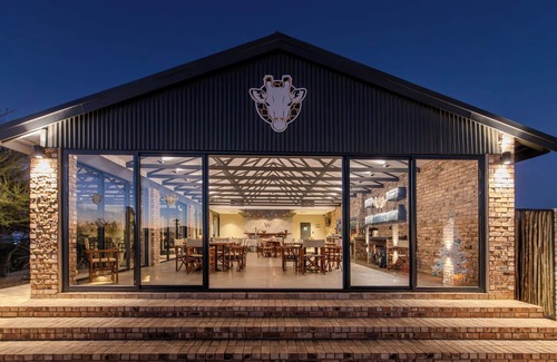 Dobra Autre | Windhoek Game Camp