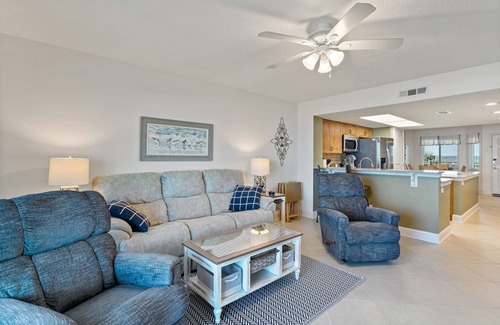 Crescent Beach Appartement | Windjammer 209 - 2 Bedroom Oceanfront Getaway