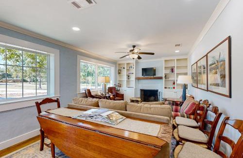 Tylertown Maison | Windmill Trails Farms - Unit B: Dairy Cottage