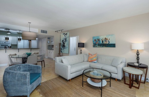 West Bay Appartement | Windsong 2 Stunning Villa-4 UNIT COMPLEX-Boggy Sand Rd-gated access to SMB