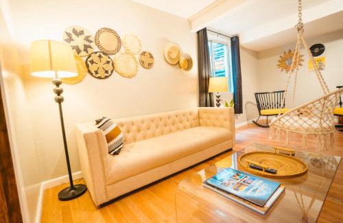 Denver Maison | Windsor Retreat Private Basement Suite