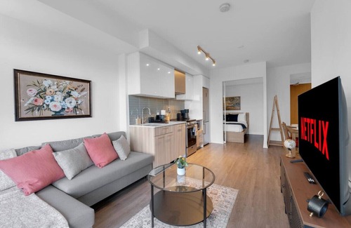 Downtown Toronto Hôtel | Windsor Stays - 5 min to Eaton Centre / Sanofi Square