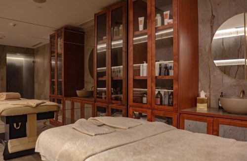 Linda-a-Velha Hôtel | Wine & Books Lisboa Hotel
